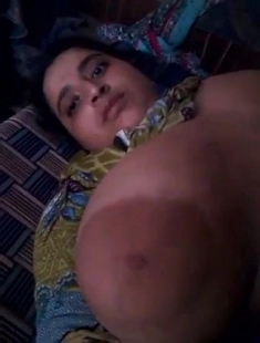 Punjabi Huge Booby Aunty Nude Expose