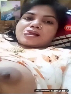 Bangladeshi Married Bhabhi Boob Showing On Video Call