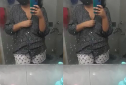 Cute Bangladeshi Girl Boobs Showing In Bathroom 2
