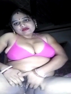 Desi Horny Bhabhi Fingering And Masturbating