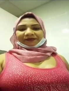 Beautiful Hijabi Married Bhabhi Taking Off Burka And Make Nude Video