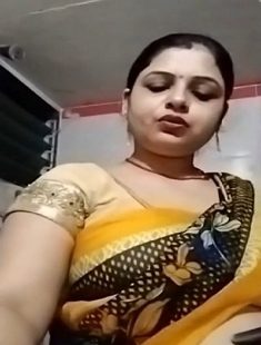 Indian Beautiful Wife On Live Show Big Boobs N Ass Pissing