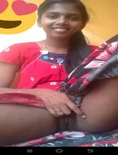 Desi Cute Village Girl Showing Pussy