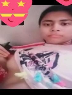 Bangladeshi Cute Girl Showing On VideoCall