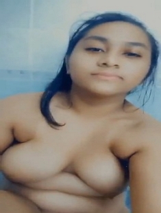 Sexy Desi Girl Showing Her Boobs And Pussy