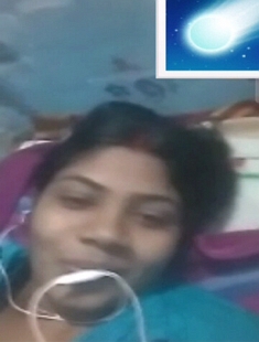 Desi Village Bhabhi Fingering On Video Call With Lover Part 1